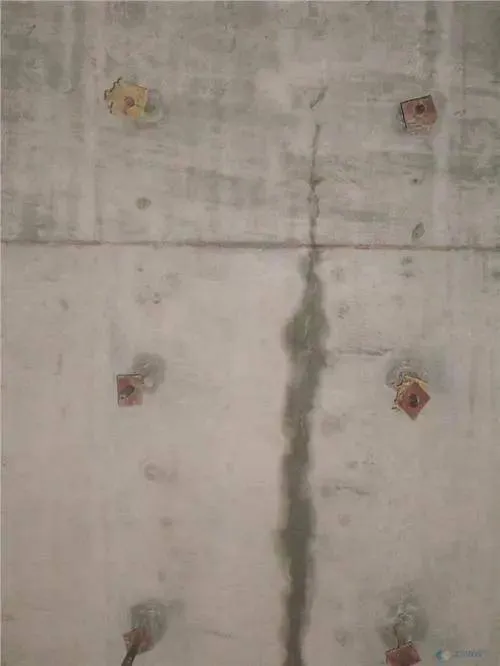 有关混凝土墙体早期竖向裂缝的工程检测实例分析