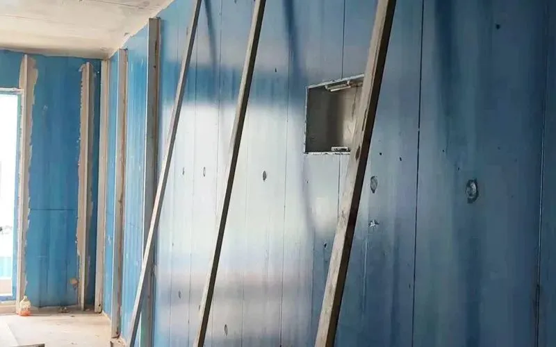为什么抹灰石膏刷完界面剂还起泡？