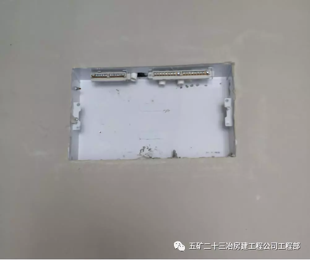 高层住宅铝合金模板加精确砌块薄抹灰施工工法