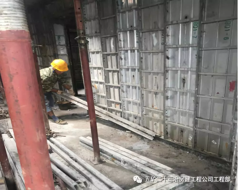 高层住宅铝合金模板加精确砌块薄抹灰施工工法