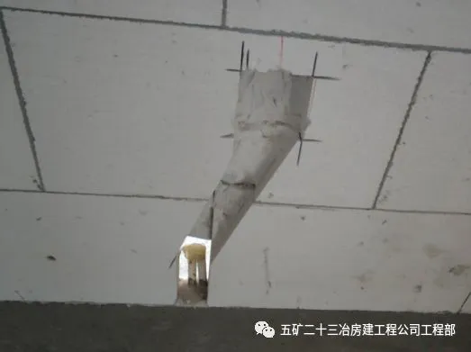 高层住宅铝合金模板加精确砌块薄抹灰施工工法