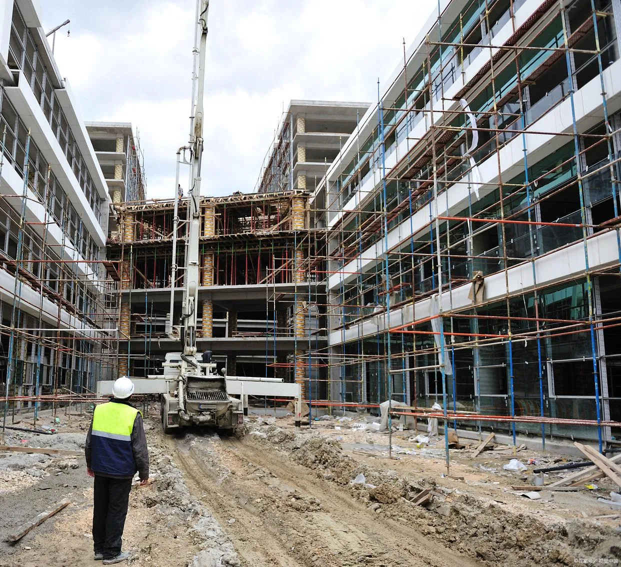 城市更新八大任务落地！建筑行业迎来结构性机遇
