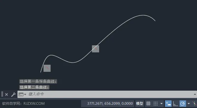 在CAD2025中参数化里面有一个平滑约束怎么用？