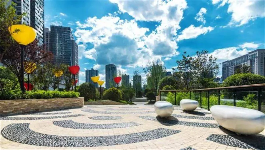 广场这样铺装个性十足 既实用又简洁