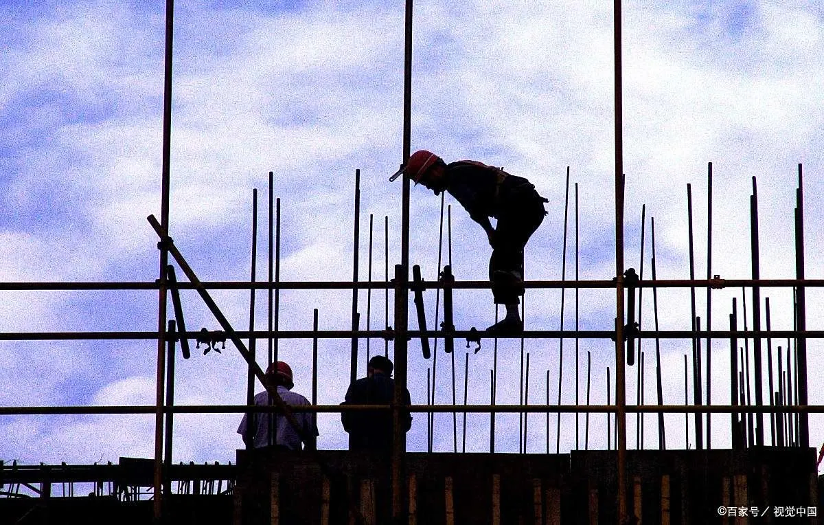 25年一建实务难度冰火两重天！市政意外放水 水利考生直呼地狱模式